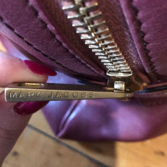 Authentic Marc Jacobs Handbag- Magenta Gold Detail - Picture 5 of 8